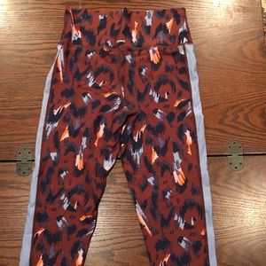 Aerie Maroon Leopard Print Leggings